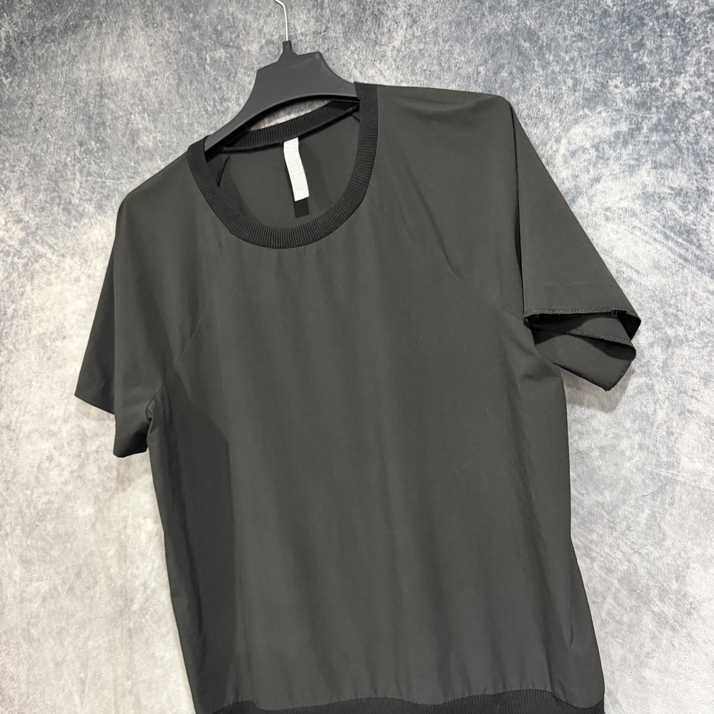 Athleta Zephyr Featherweight Tee Women’s Medium Black Ribbed Hem Crew Neck